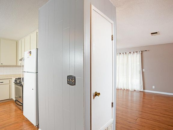 4th image of 455 Priddy Drive