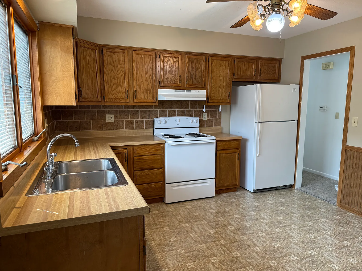 3 bed, 953 sqft, $1,450 — Photo 3