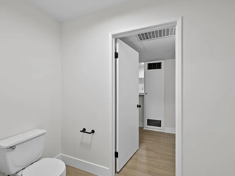 16731 Sherman Way #105A — Photo 17