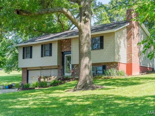 1003 Marilyn Ct, Washington, MO 63090