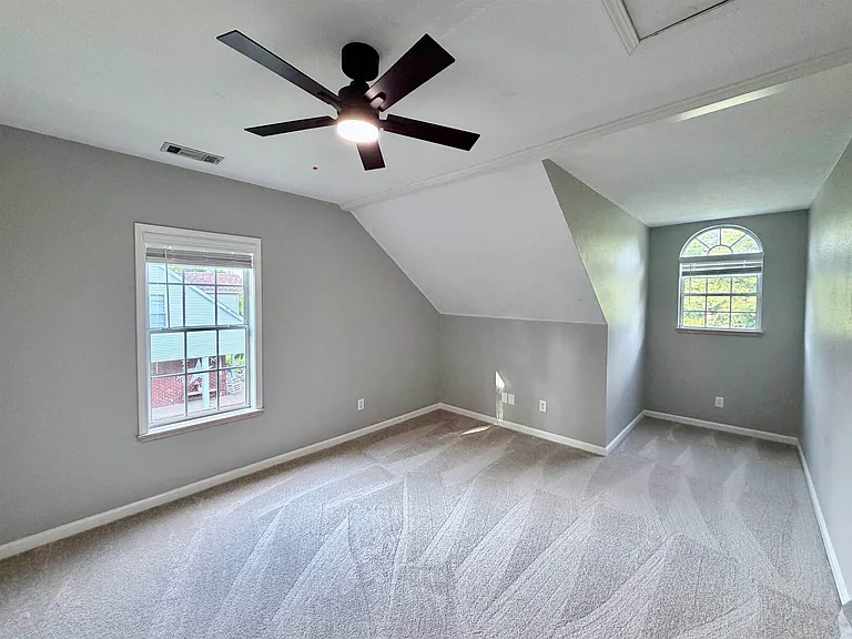 271 Meadowland Dr — Photo 17