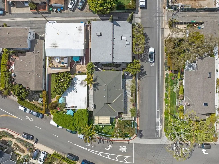 215 Monterey Studio #STUDIO — Photo 1
