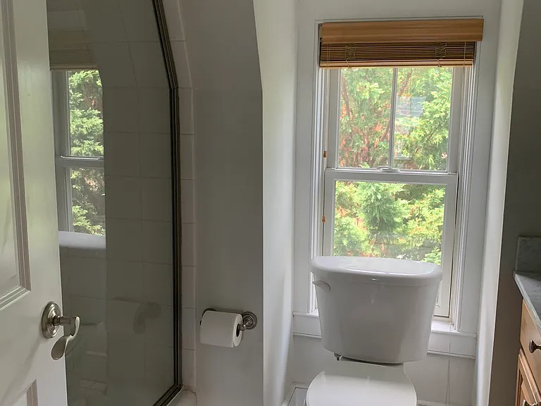 full bath on third floor