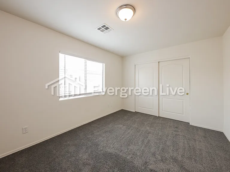 8094 W Beck Ln — Photo 12