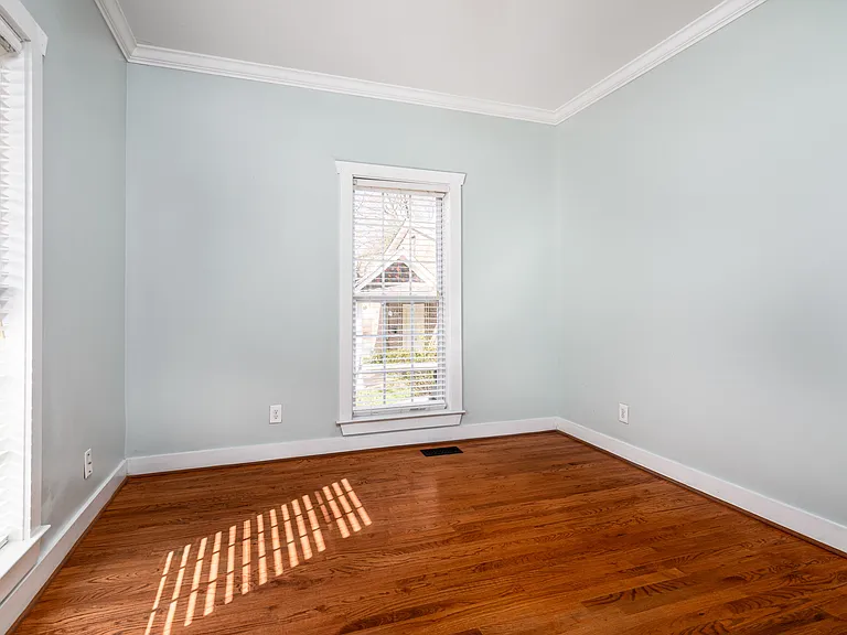 327 Mill Rd — Photo 8