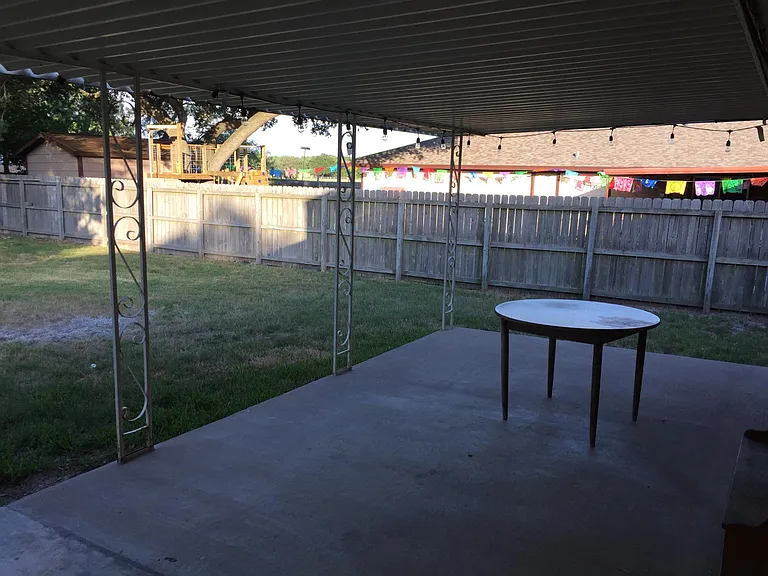 1819 Leona Dr — Photo 8