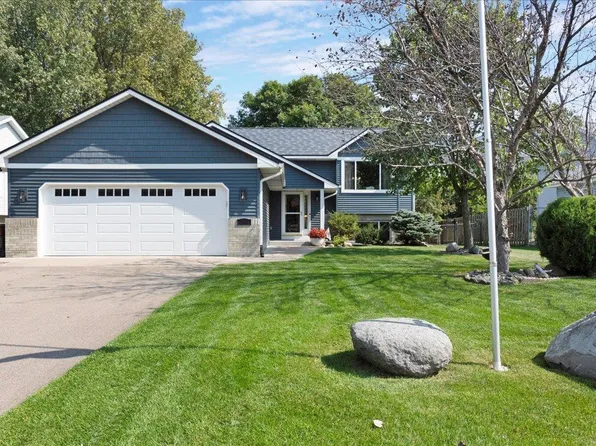 3953 Hadley Ave N, Oakdale, MN 55128