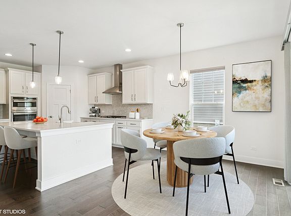 5th image of 23068 N Pinehurst Dr