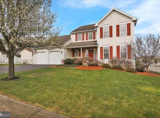 26 Bowes Ln, Reading, PA 19606
