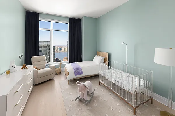 Sold by Compass | media 17