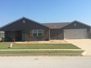 1440 Colonel Salomon Dr, Prairie Grove, AR 72753