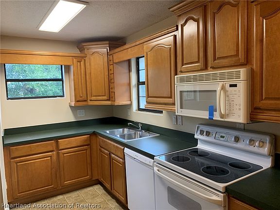 4th image of 2225 N Unicorn Rd