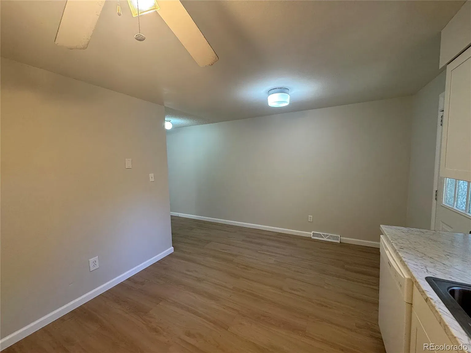 2 bed, 1.5 bath, 1105 sqft, $1,795 — Photo 4