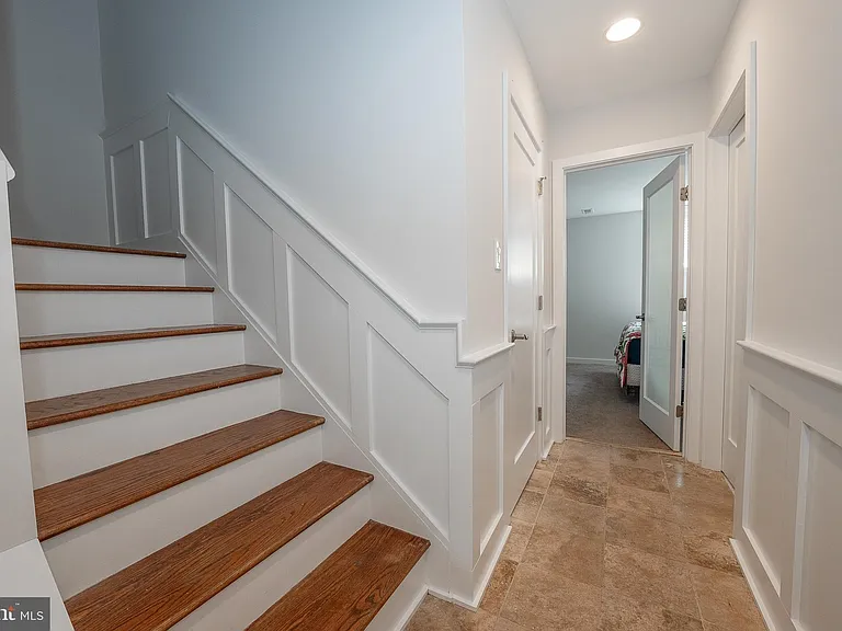 601 Poplar St — Photo 35