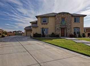 12965 Hyperion Ln, Apple Valley, CA 92308
