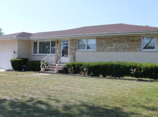 1353 W Meyer Dr, Addison, IL 60101