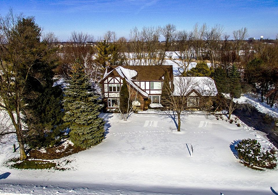 1st image of 21220 W Beechwood Ct