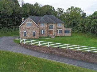 290 Oak Hill Ct, Easton, PA 18042