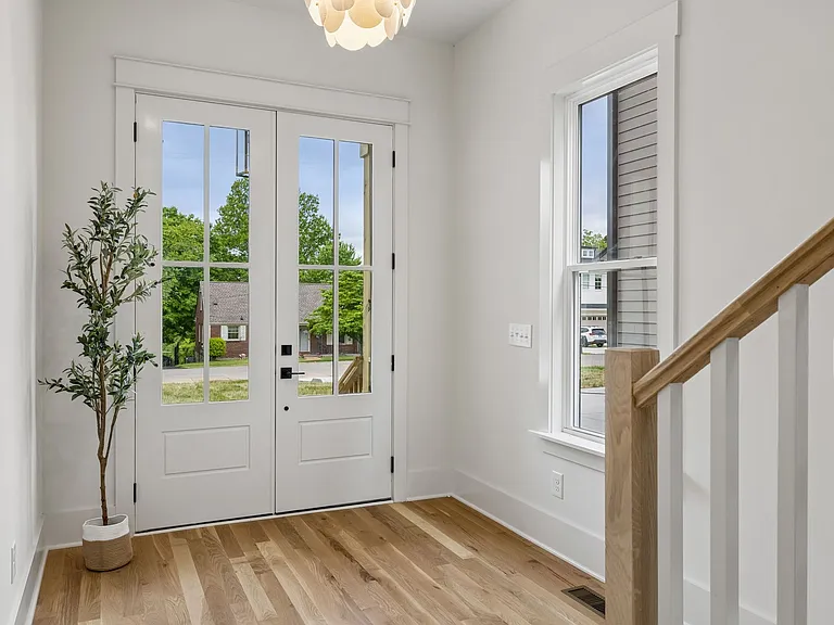 905 Potter Ln — Photo 3
