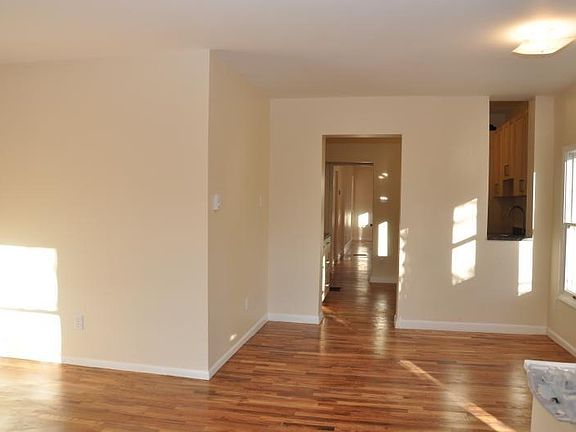 5th image of 451 N Marion St