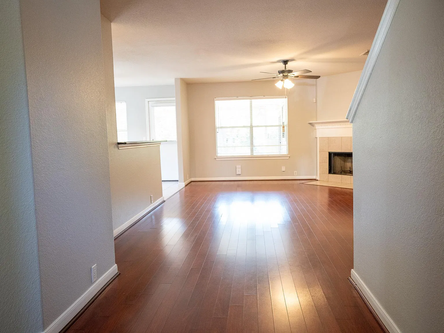 5 bed, 3.5 bath, 2540 sqft, $2,650 — Photo 4