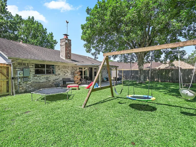1819 Meadow Creek Dr — Photo 24