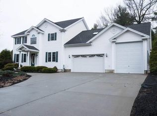 4 Roberts Ct, Queensbury, NY 12804