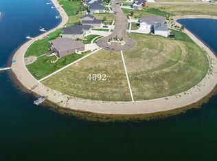4092 Intrepid Cir, Bismarck, ND 58504
