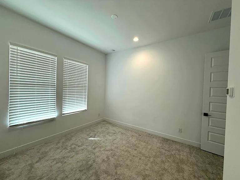 19036 E Celtic Manor Dr — Photo 6