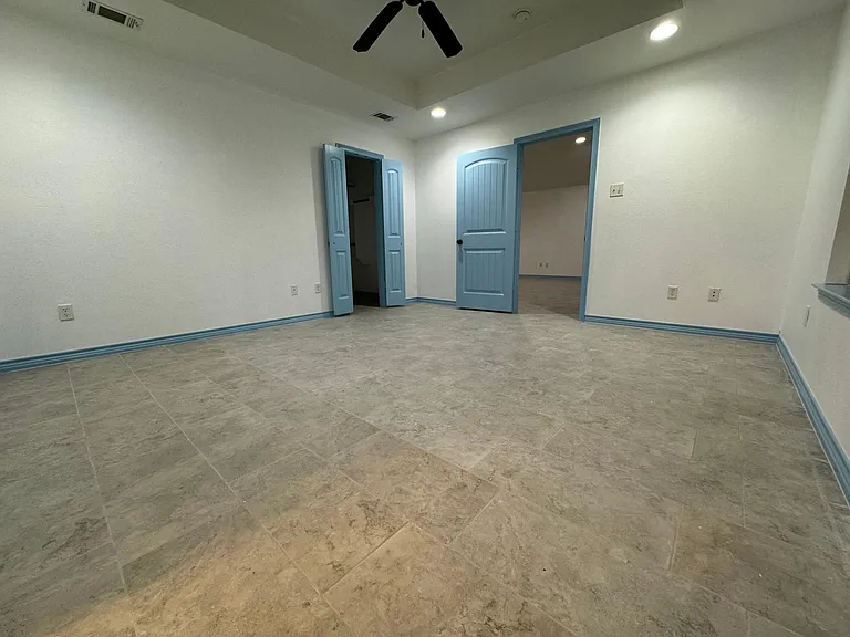 207 Anchor Ln — Photo 8