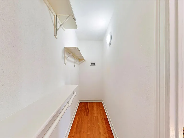 2104 State St — Photo 17