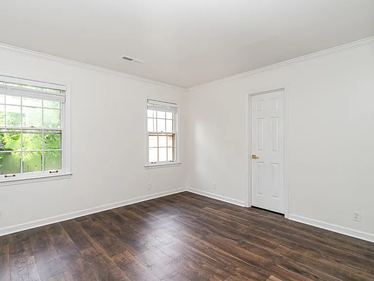 225 Woodmont Cir — Photo 10