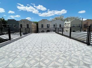 2250 38th St #2, Astoria, NY 11105