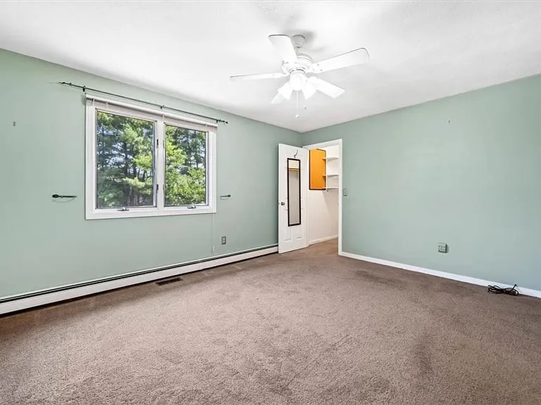 28 Primrose Ln — Photo 6