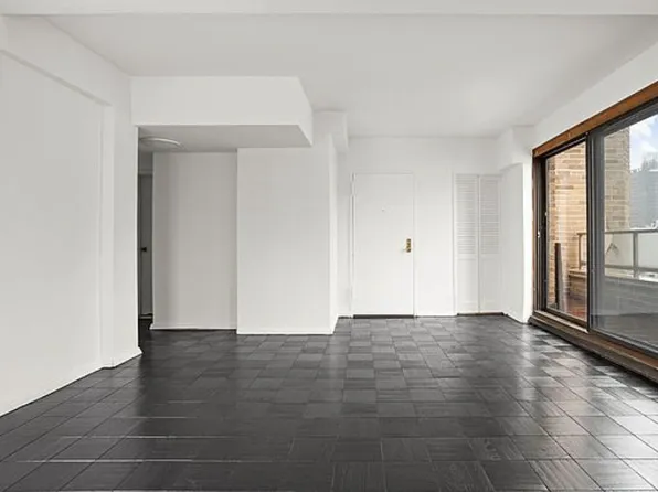 167 East 67th Street image 11 of 33