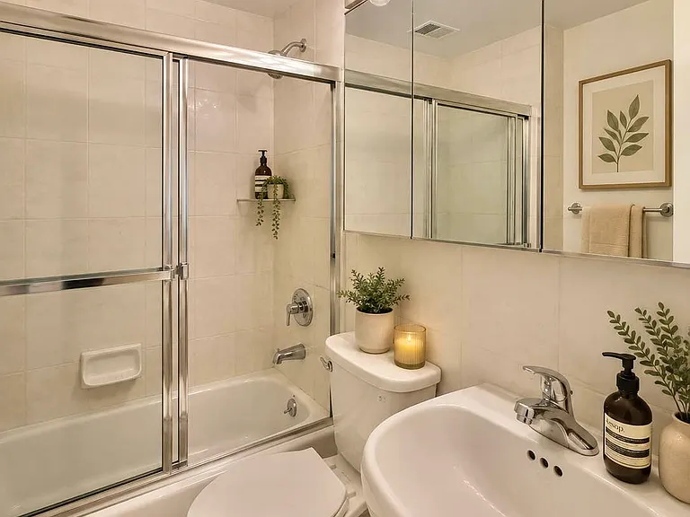 1570 1st Ave #3F — Photo 4