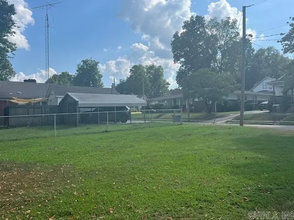 311 N 4th St, Paragould, AR 72450
