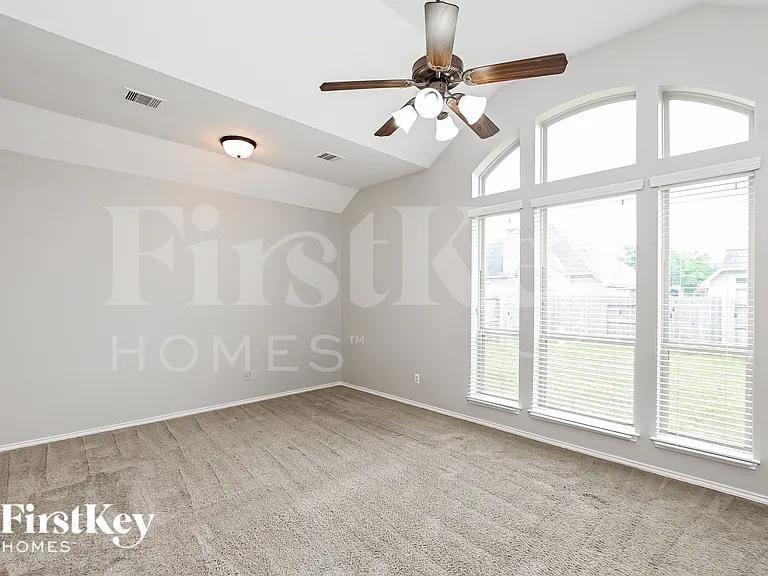 10402 Golden Hearth Ln — Photo 8