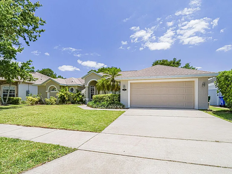 113 Stony Point Dr — Photo 4