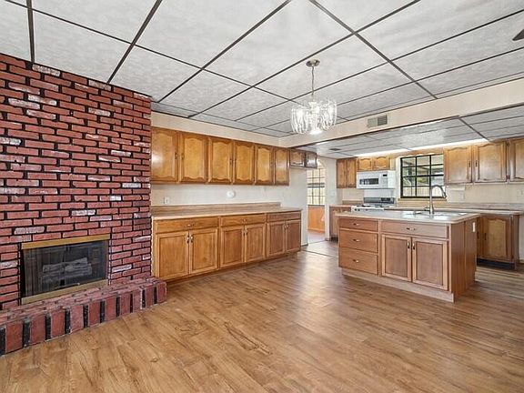 4th image of 1688 Fenway Cir