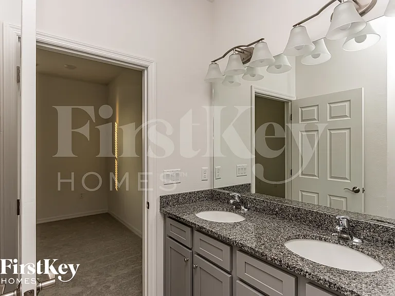 588 Crown Rose Dr — Photo 10