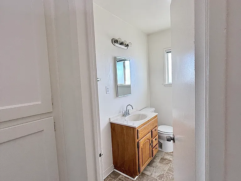 8429 Glenoaks Blvd #4 — Photo 18