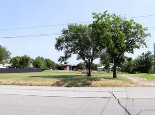 1111 W Omega St, Henrietta, TX 76365