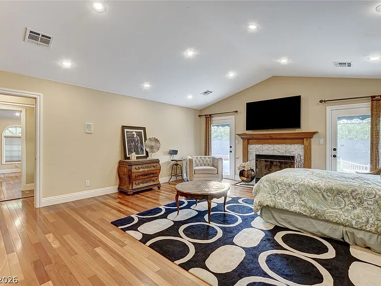 7001 Alamitos Cir — Photo 25