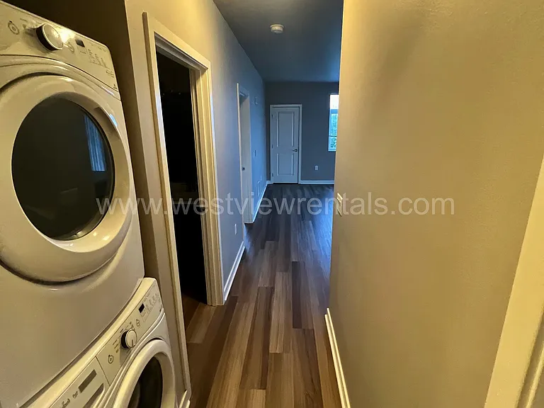 203 E Laurel St — Photo 288