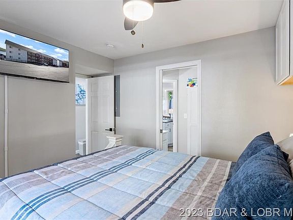 3rd image of 549 Park Place Dr #3B