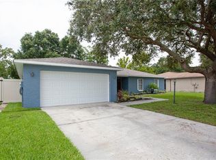 3827 Highgate Dr, Valrico, FL 33594