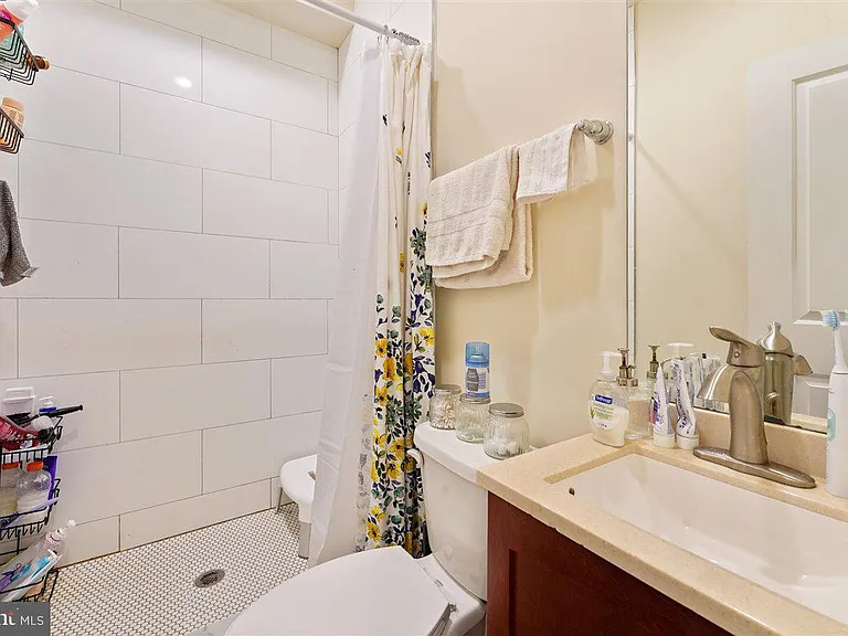 1945 N Gratz St #B — Photo 11