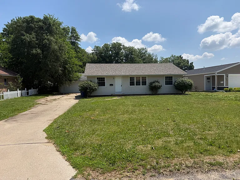 5046 Winona Dr — Photo 1