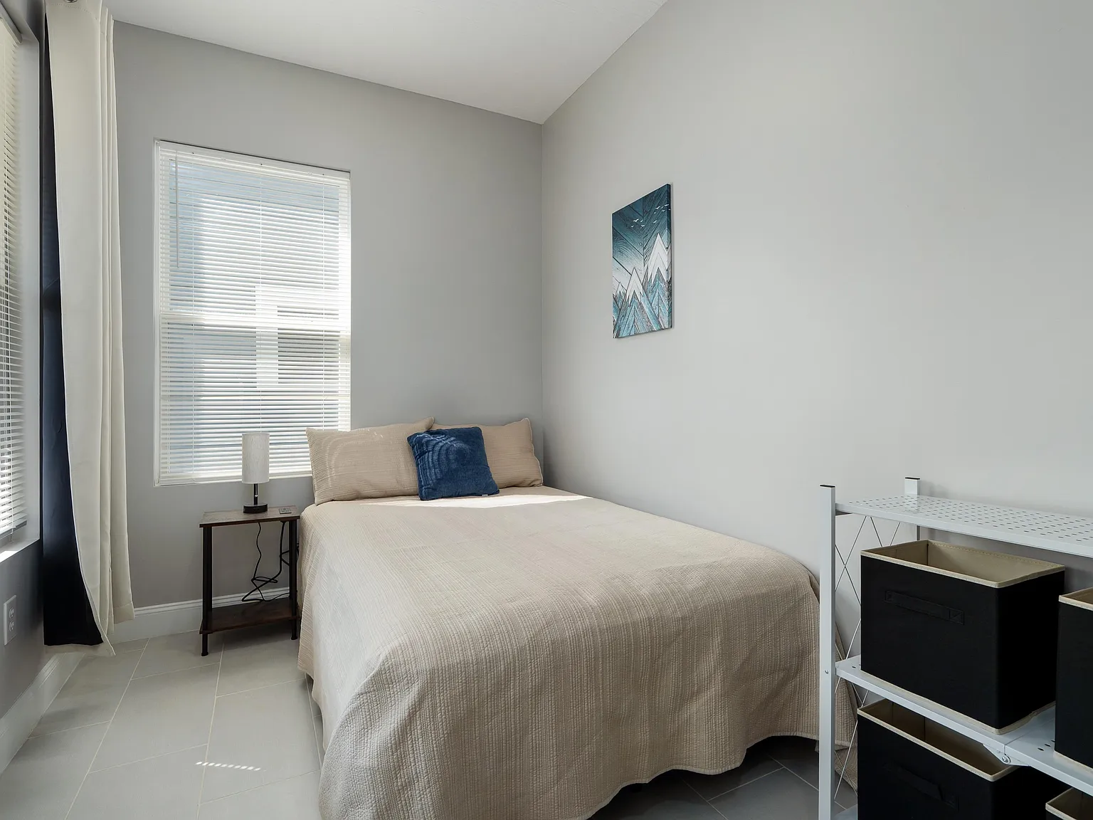 4 bed, 3.0 bath, 1806 sqft, $1,001 — Photo 1